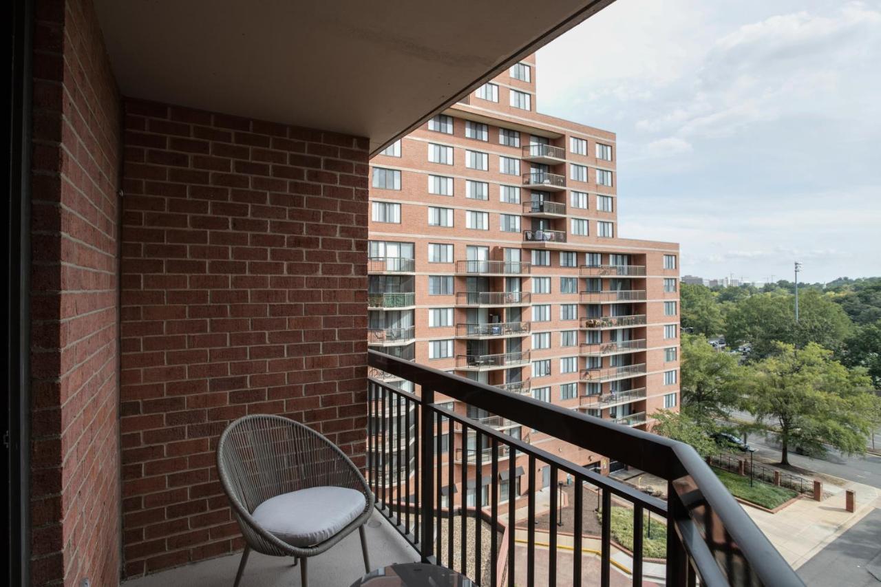 Stylish And Charming Apartment In Pentagon City Арлингтън Екстериор снимка